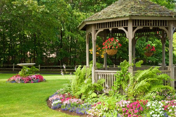 Backyard Landscaping Service in Flagstaff